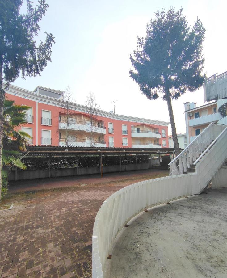 Residence Stella Polare Бибионе Экстерьер фото