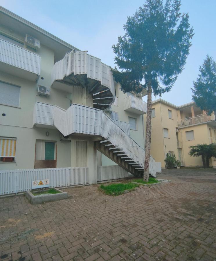 Residence Stella Polare Бибионе Экстерьер фото